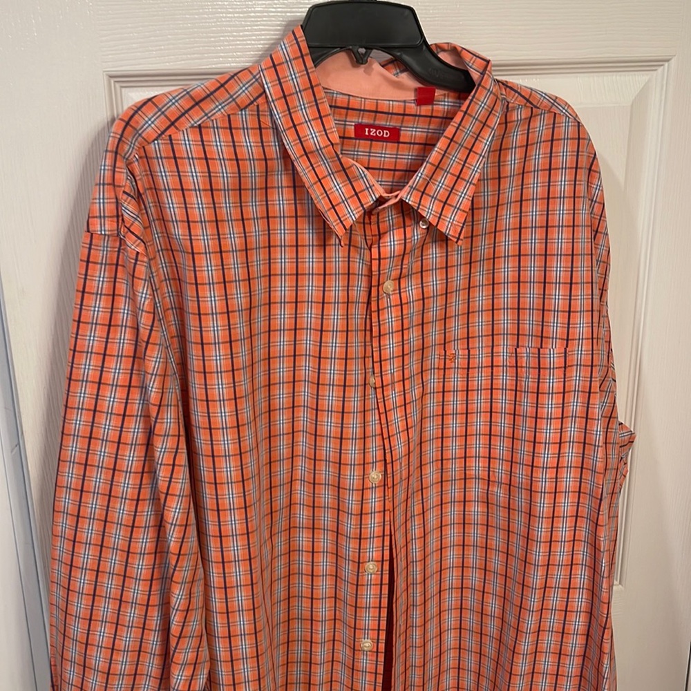Big and tall (3X) Barely worn button down. Perfect gift for the upcoming fall.